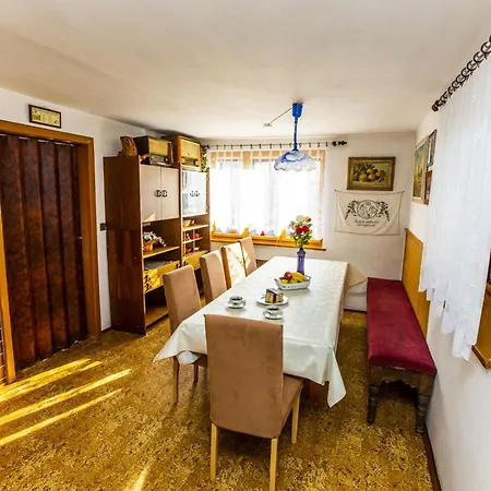 Krecovice By Interhome Rovensko pod Troskami