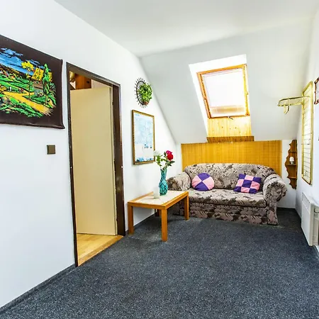 Krecovice By Interhome Rovensko pod Troskami