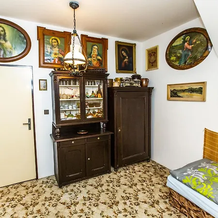 Krecovice By Interhome Rovensko pod Troskami